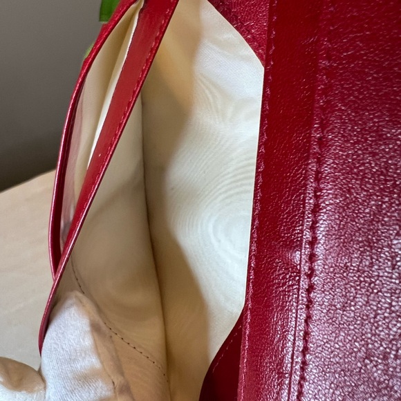 CHANEL Rare Deep Red Patent Leather w/ Silver CC Logo Bifold Organizer Wallet - Picture 4 of 10